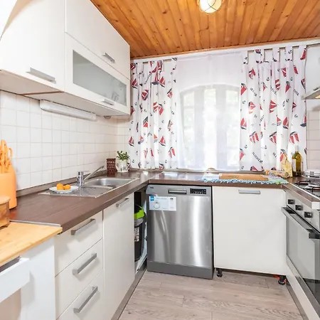 Nadia Apartman Punat